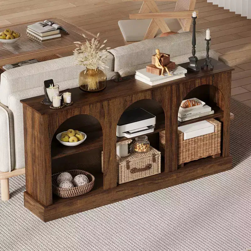 Meuble TV Console avec Prises, Meuble TV Moderne à 3 Niveaux Arqué de 160 cm avec Station de Recharge et Étagères Ouvertes pour TV de 65/70 pouces